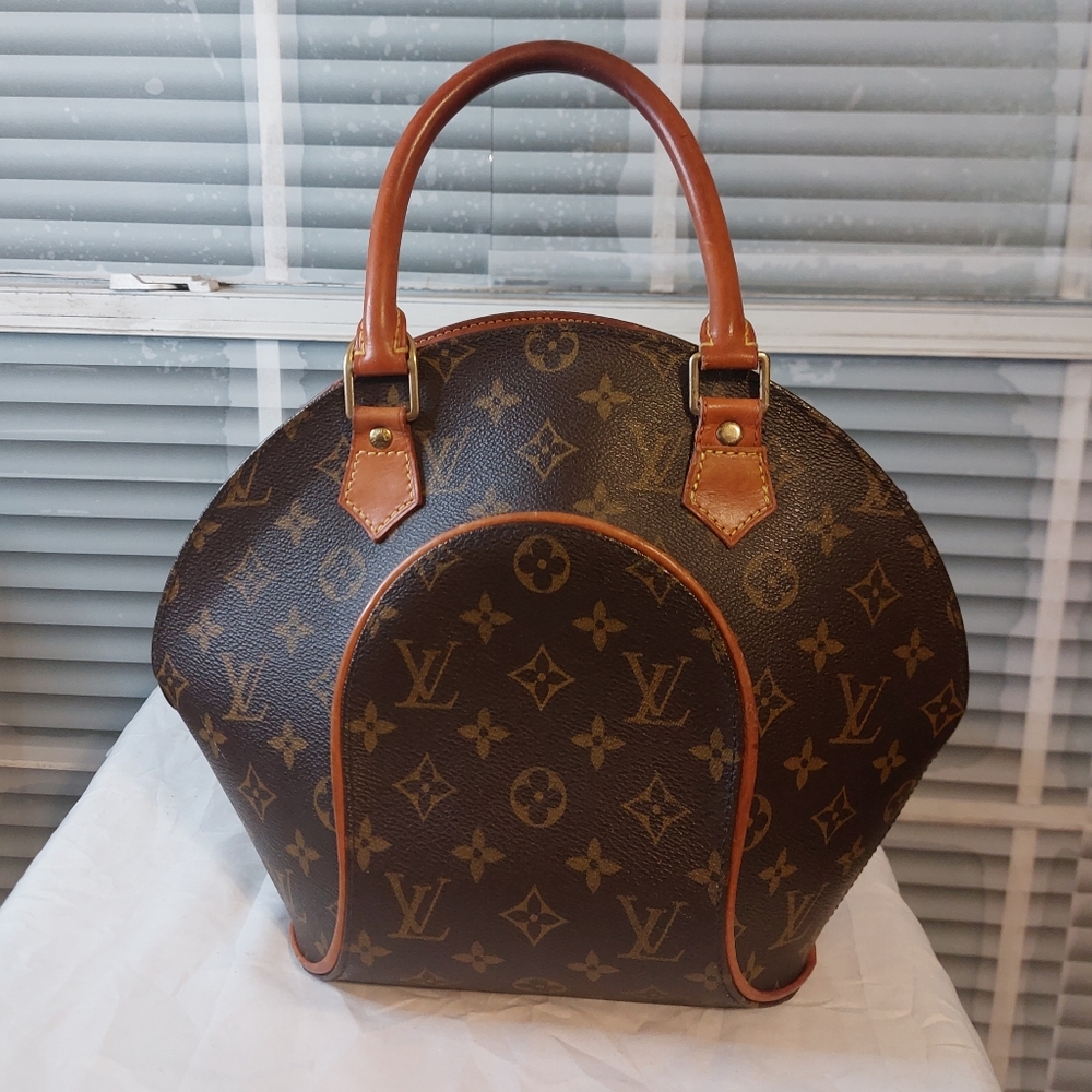 Louis Vuitton ellipse bag